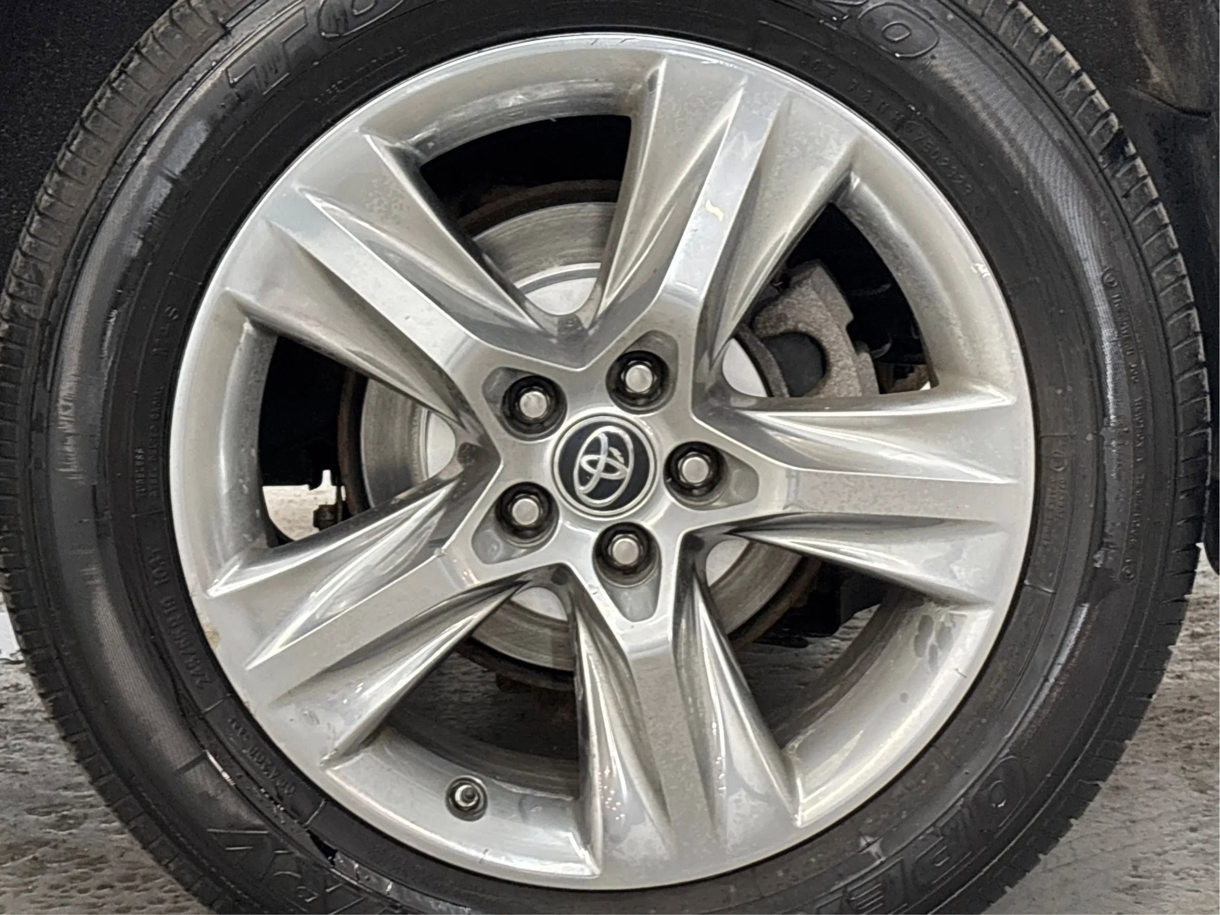 Used 2016 Toyota Highlander Limited image 32