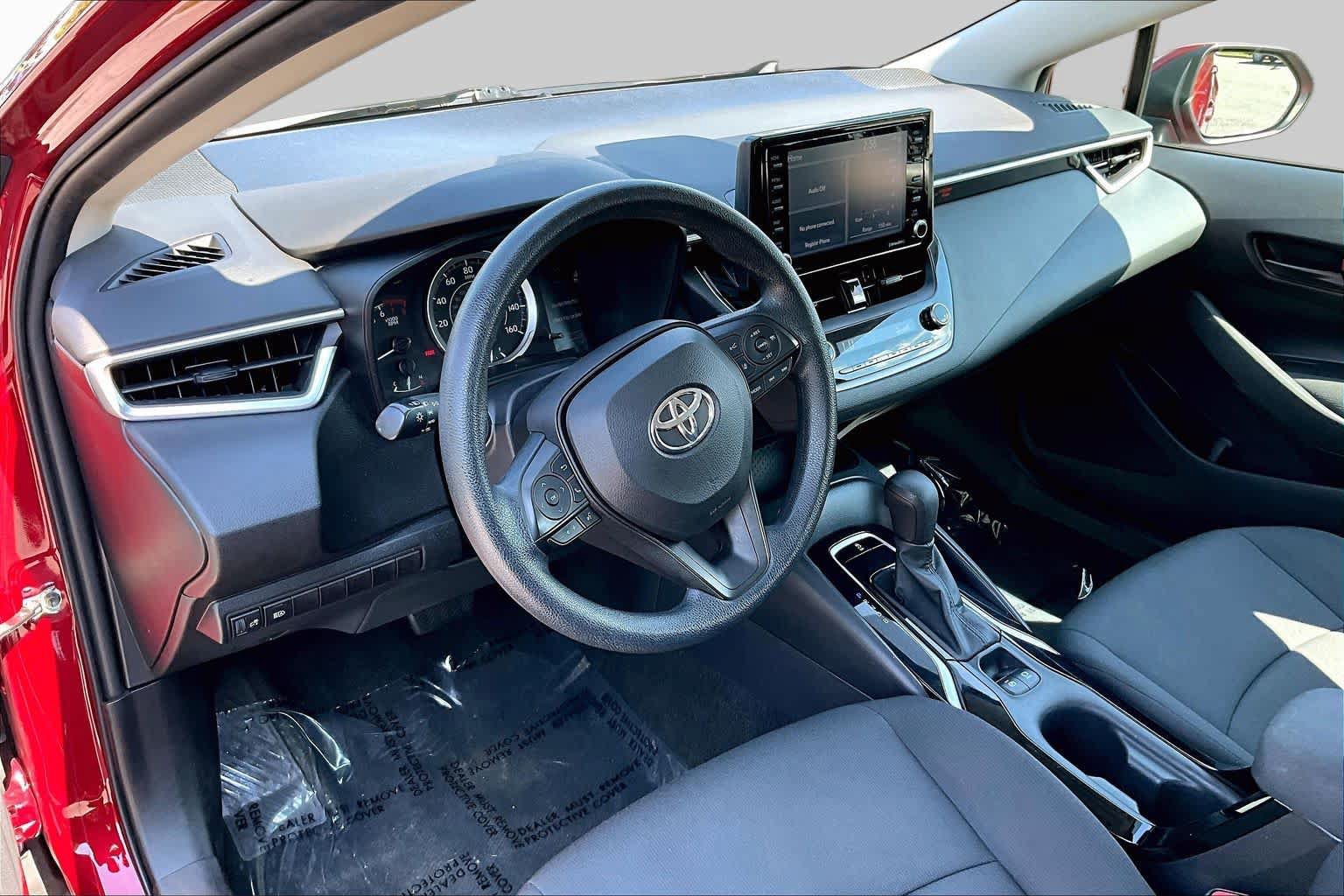Used 2022 Toyota Corolla LE w/ LE Convenience Package FWD image 17