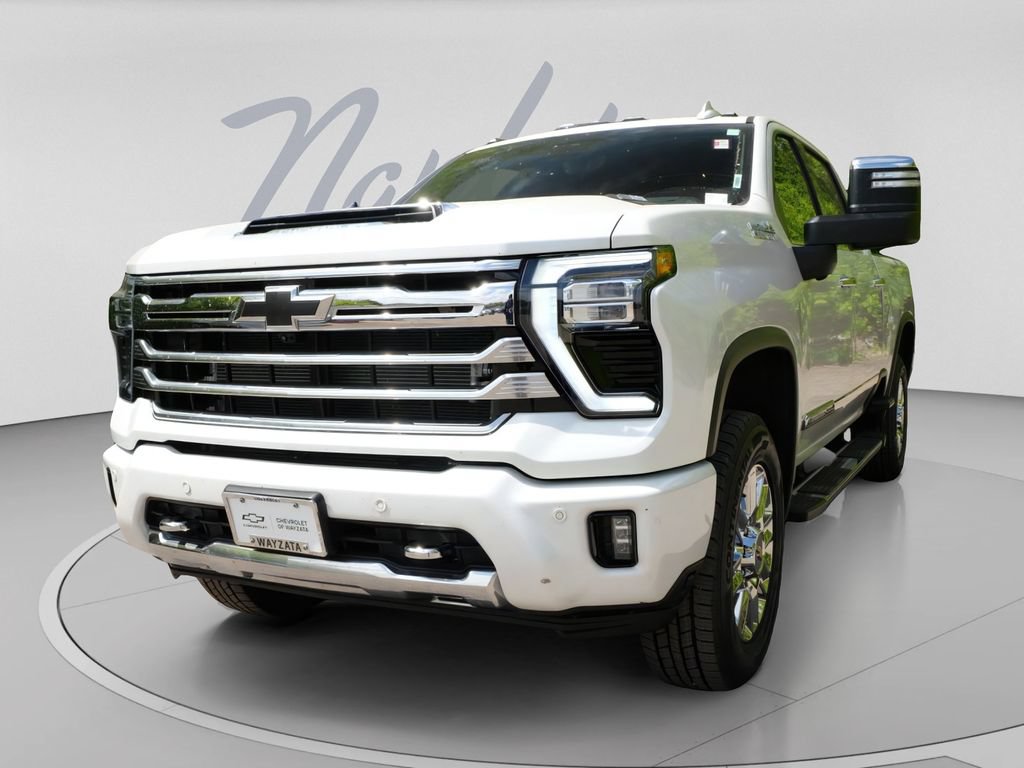 Used 2024 Chevrolet Silverado 3500 High Country w/ High Country Premium Package AWD/4WD image 3