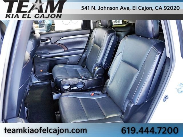 Used 2017 Toyota Highlander Limited Platinum image 18