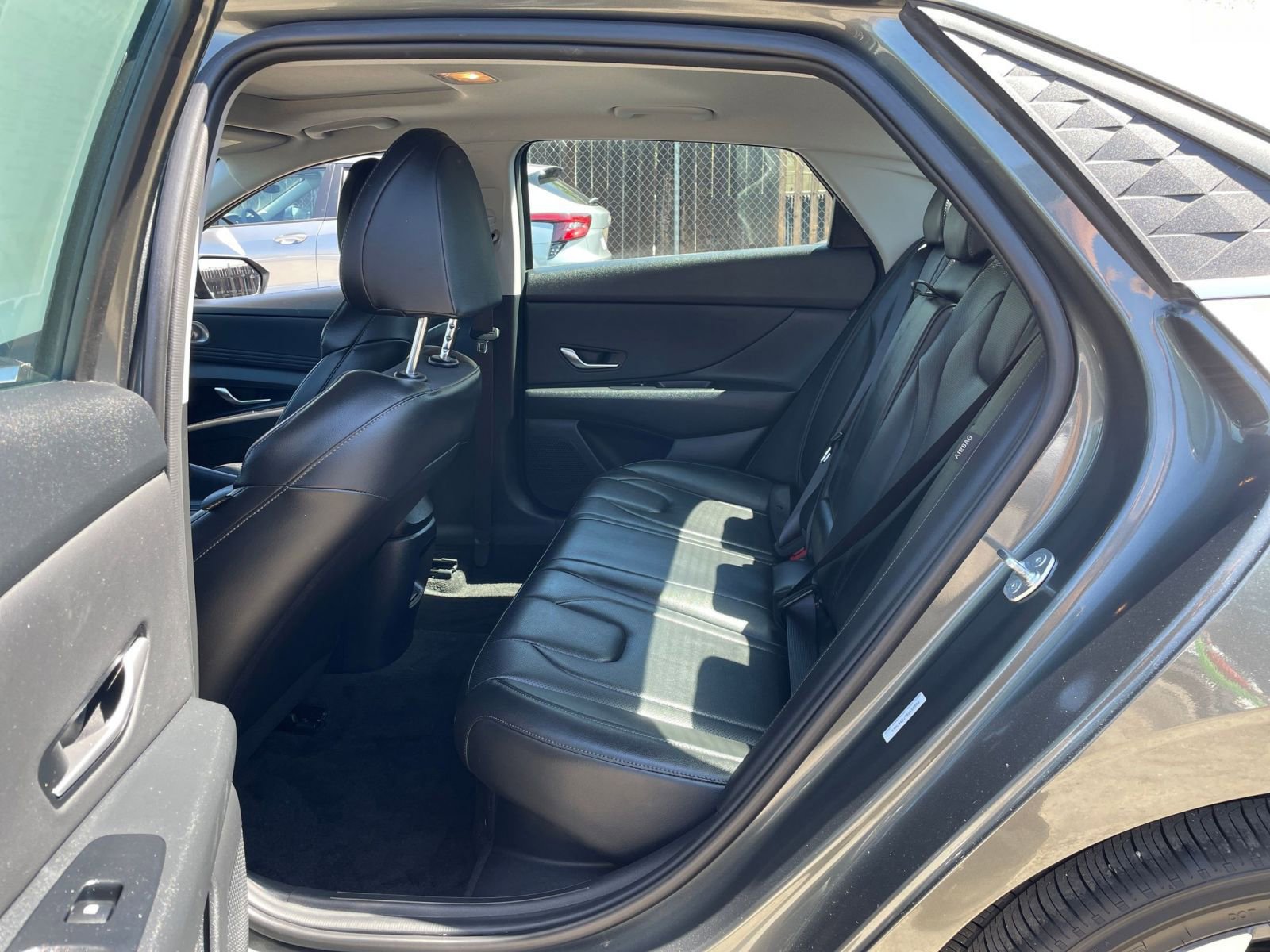 Used 2025 Hyundai Elantra Limited image 27