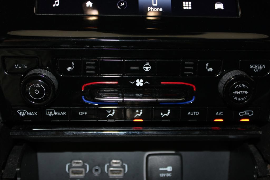Used 2024 Jeep Grand Cherokee Altitude AWD/4WD image 49