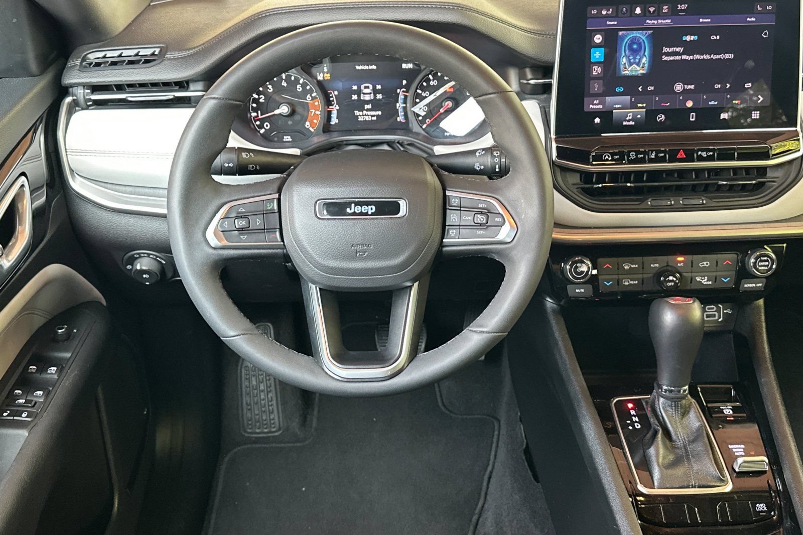 Used 2025 Jeep Compass Limited AWD/4WD image 14