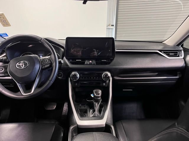 Used 2021 Toyota RAV4 XLE Premium w/ Carpet Mat Package (TMS) image 20