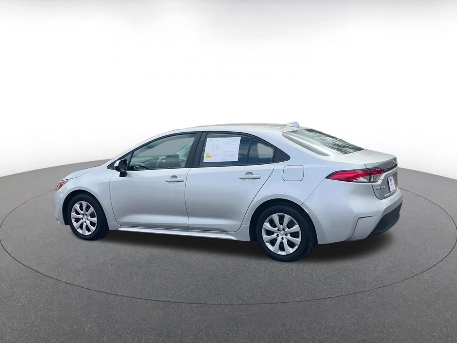 Used 2025 Toyota Corolla LE FWD image 10