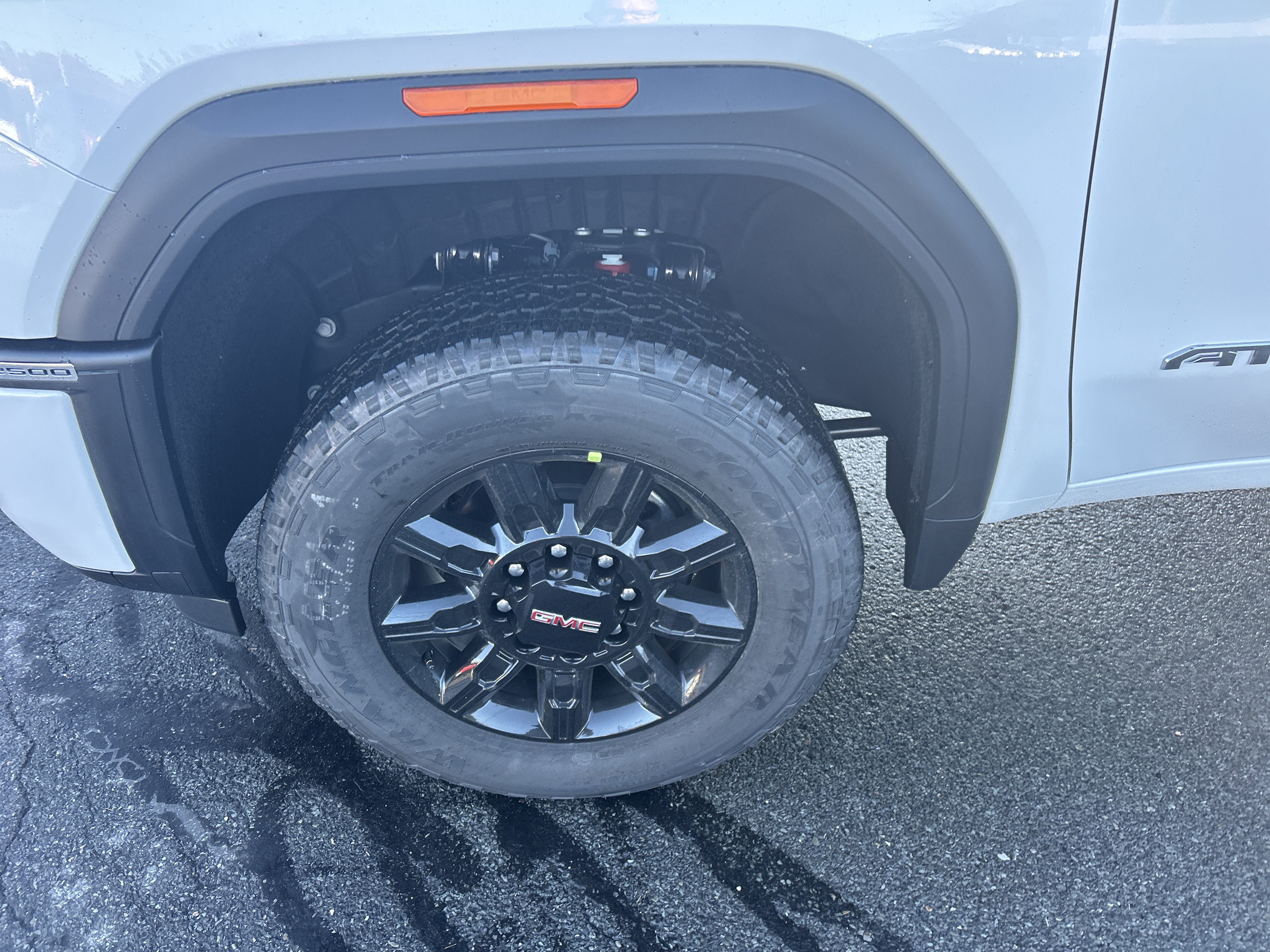 New 2026 GMC Sierra 2500 AT4 w/ AT4 Premium Plus Package AWD/4WD image 6