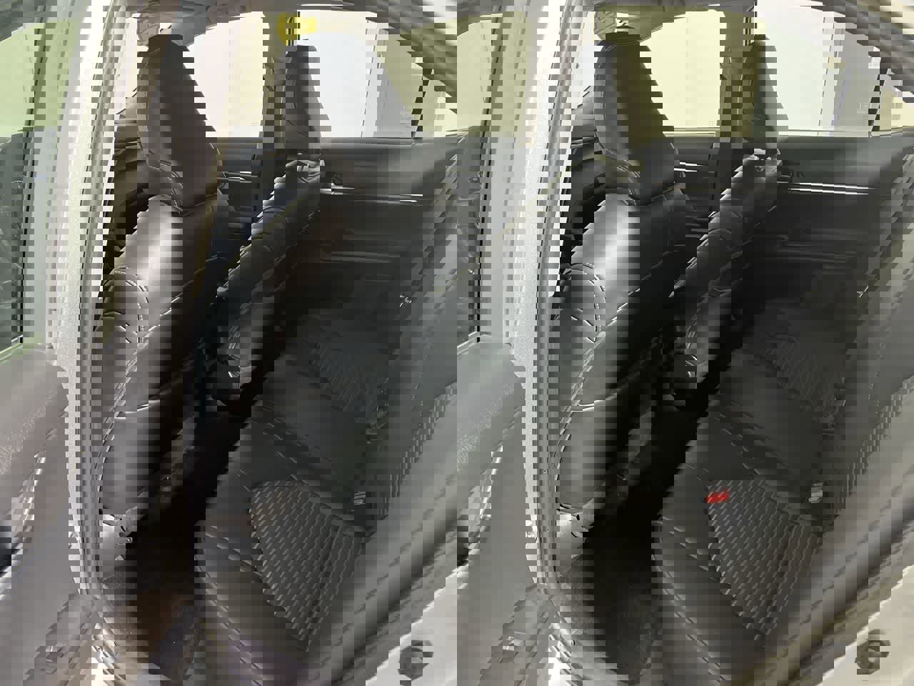 Used 2024 Toyota Camry SE image 25