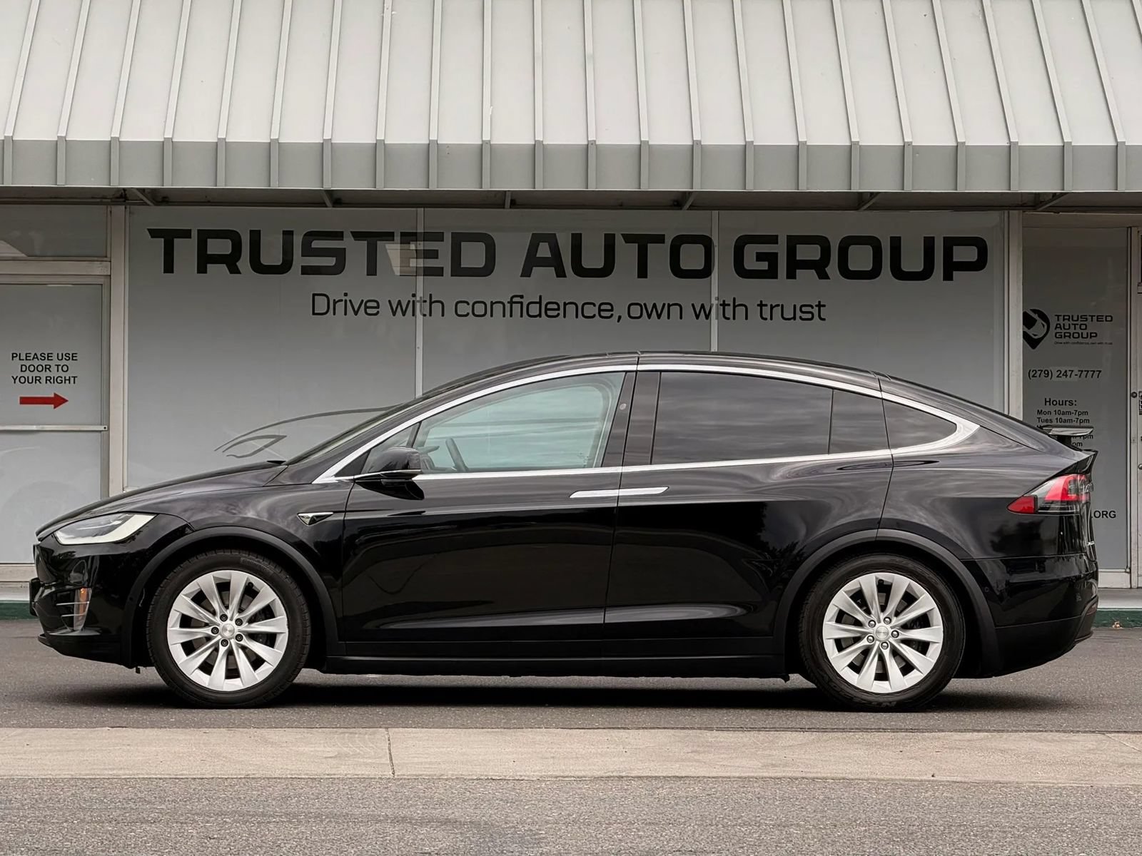 Used 2016 Tesla Model X 90D AWD/4WD image 5