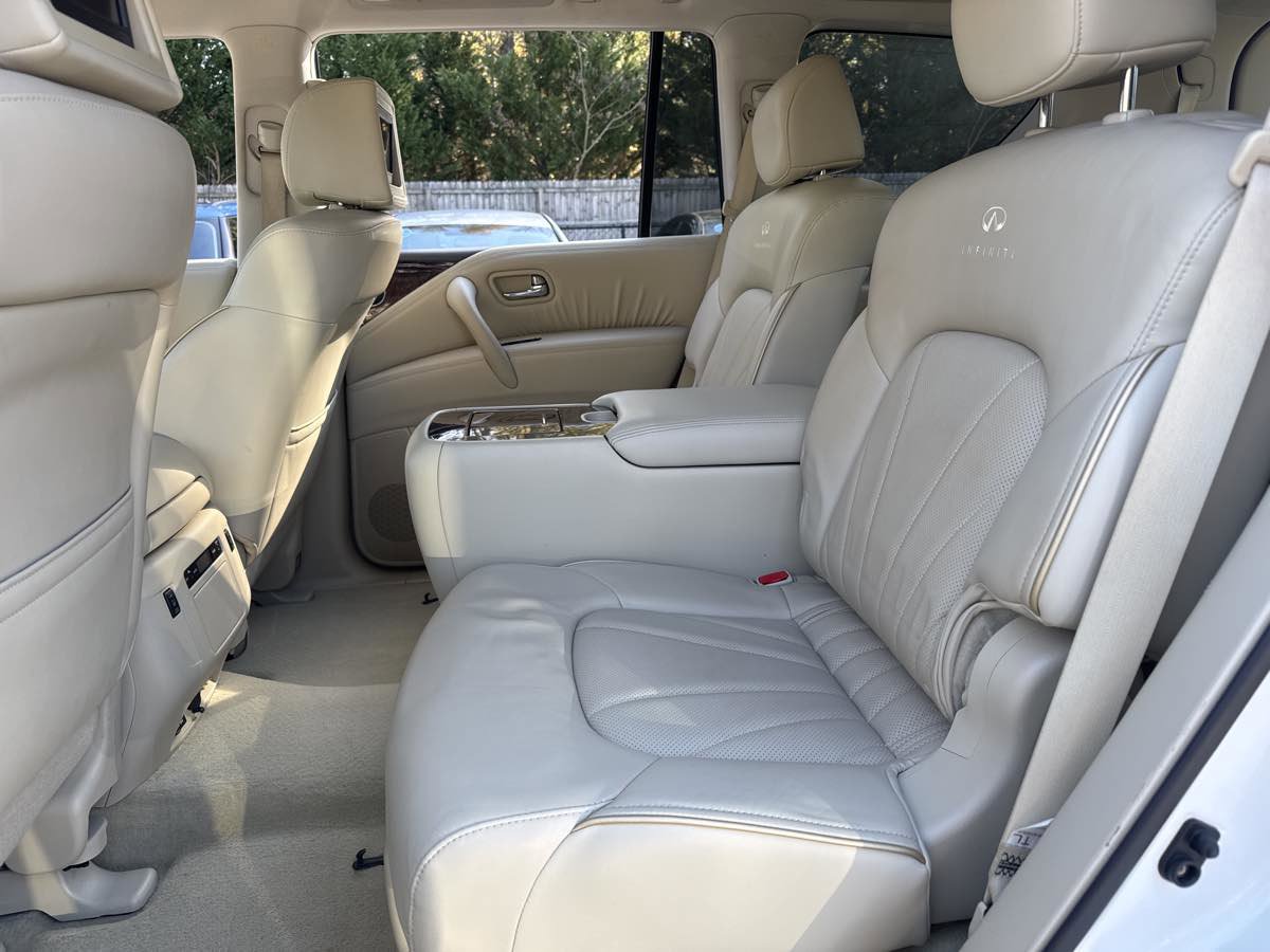 Used 2012 INFINITI QX56 2WD w/ Deluxe Touring Pkg image 6