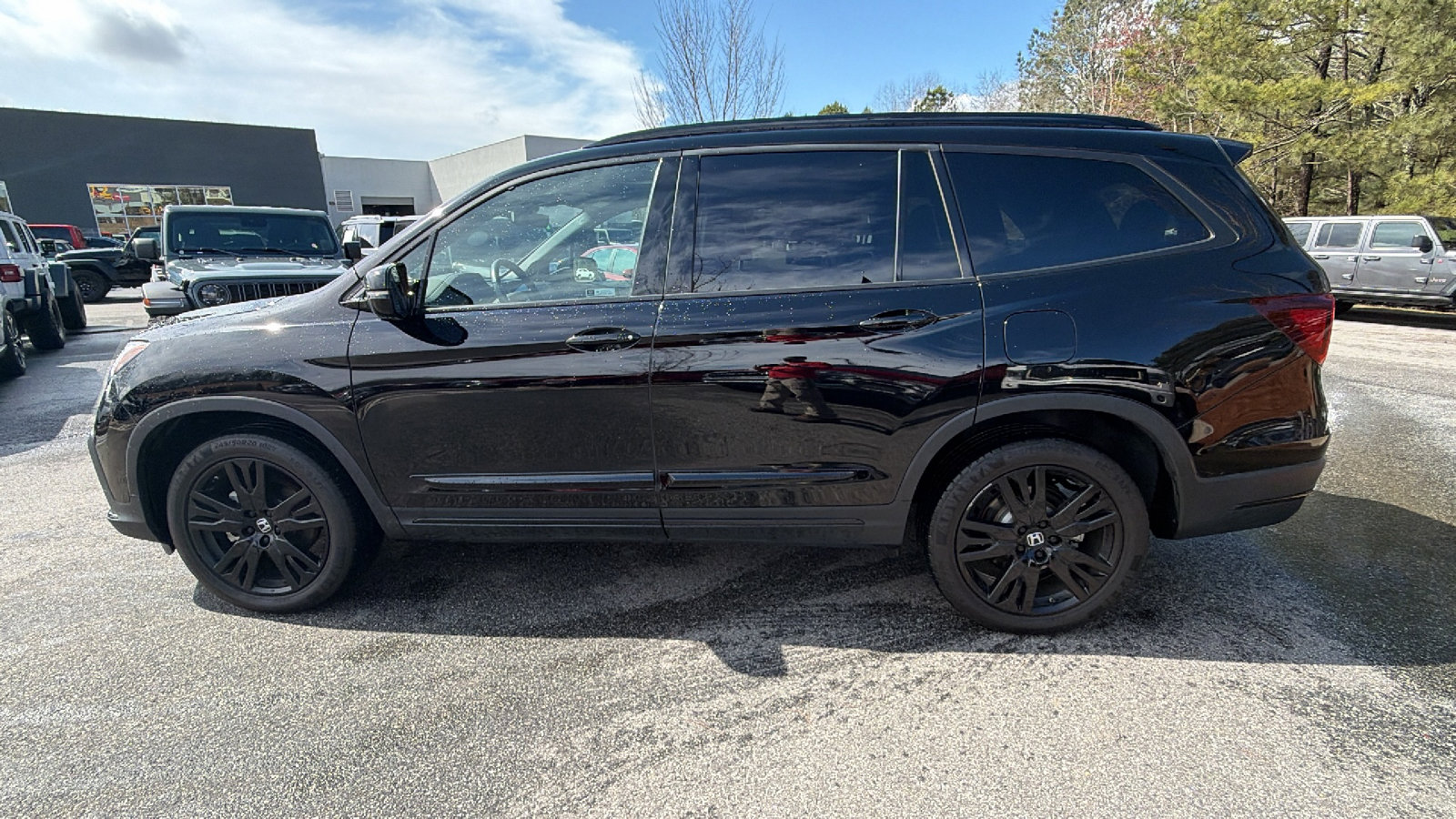 Used 2021 Honda Pilot Black Edition image 11