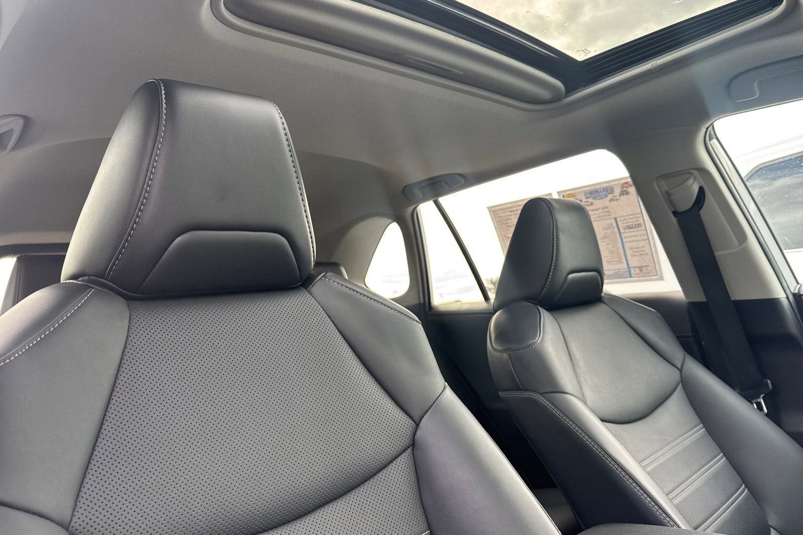 Used 2022 Toyota RAV4 Limited image 20