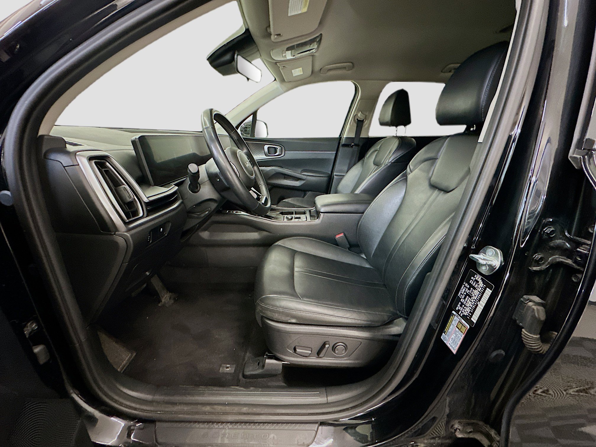 Used 2024 Kia Sorento S image 13