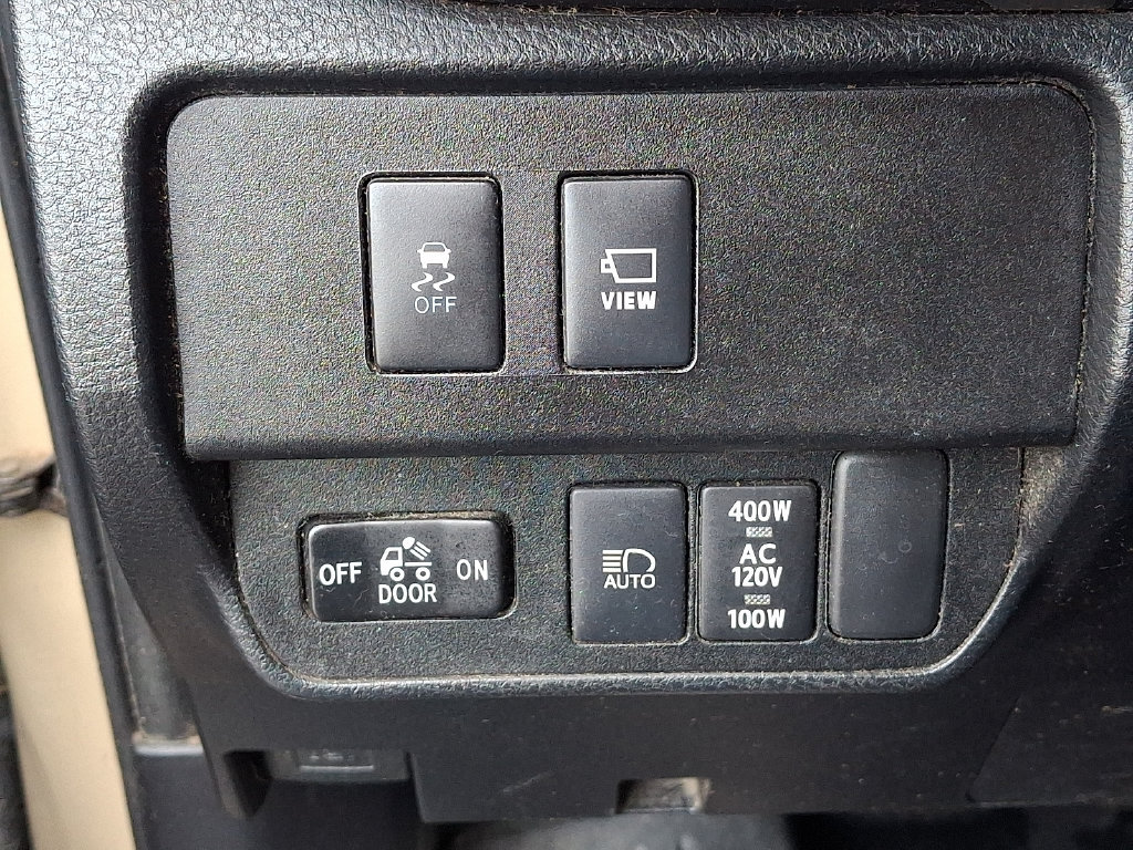 Used 2020 Toyota Tacoma Limited AWD/4WD image 27