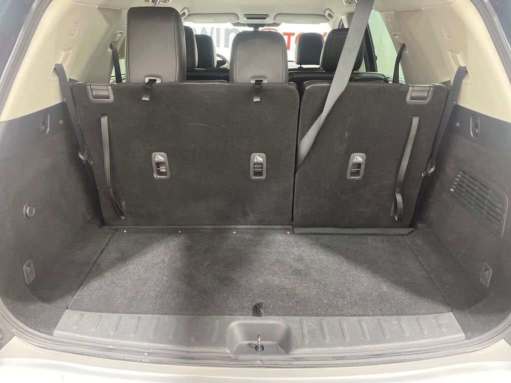 Used 2025 Nissan Pathfinder SL image 11