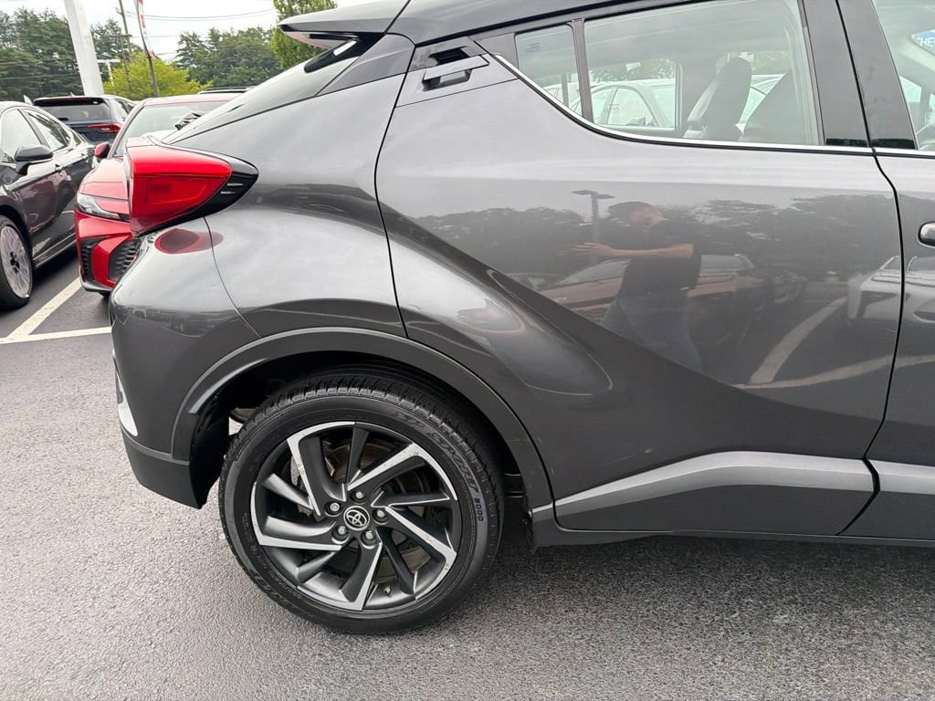 Certified 2021 Toyota C-HR Limited FWD image 4
