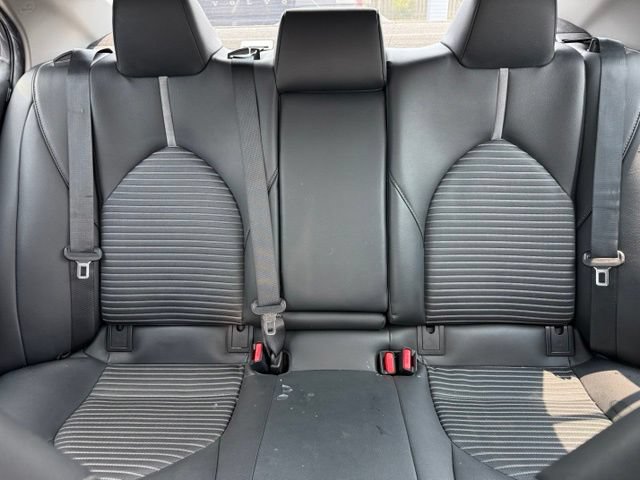 Used 2019 Toyota Camry SE FWD image 14