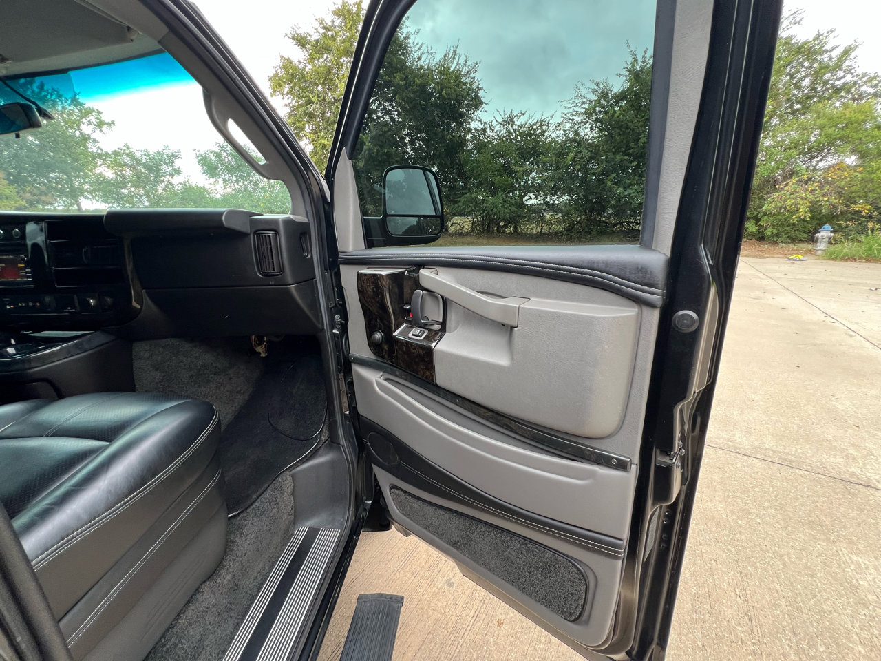 Used 2018 GMC Savana 3500 image 41