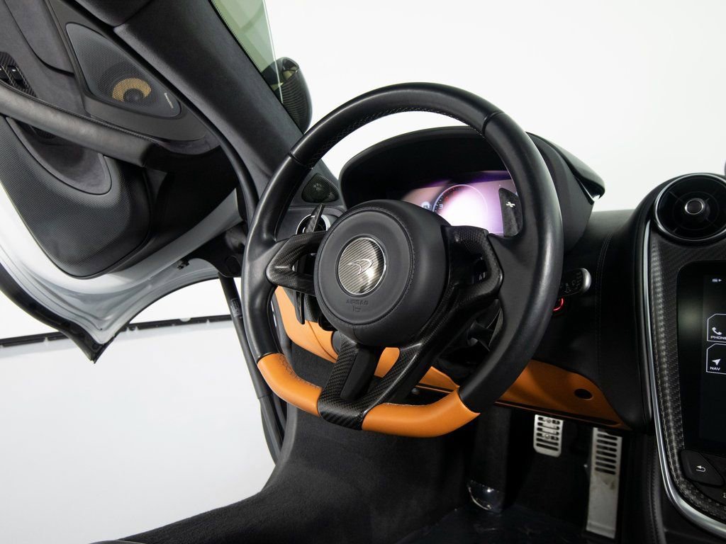 Used 2017 McLaren 570S Coupe image 28