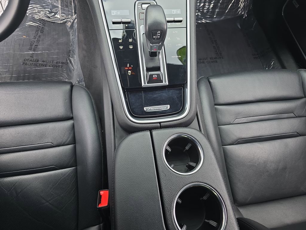 Used 2022 Porsche Panamera 4 E-Hybrid AWD/4WD image 28