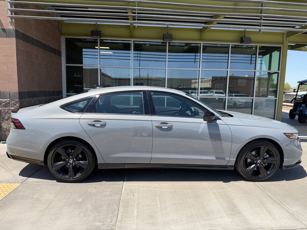 Used 2024 Honda Accord Sport image 9