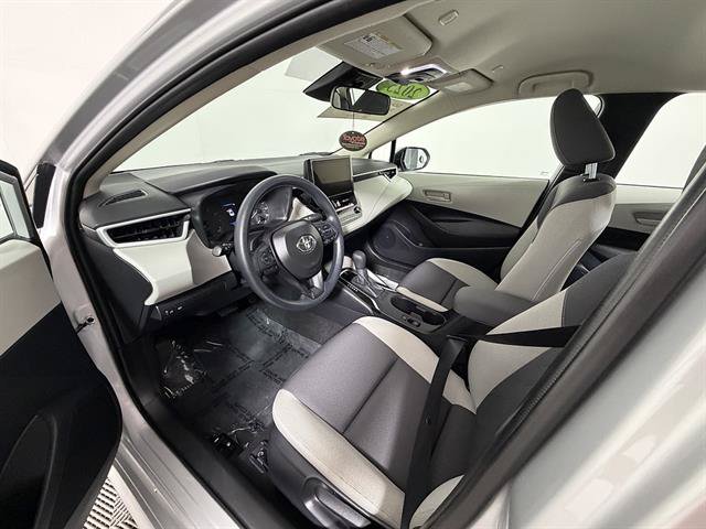 Certified 2025 Toyota Corolla LE FWD image 9