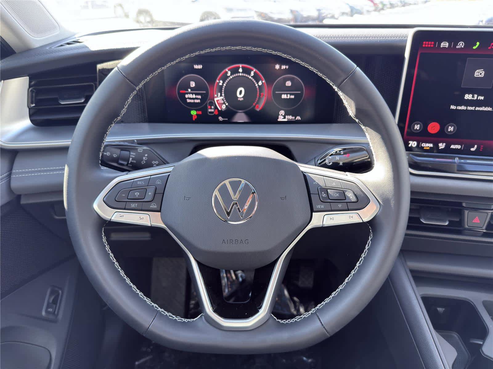 New 2026 Volkswagen Tiguan SE AWD/4WD image 9