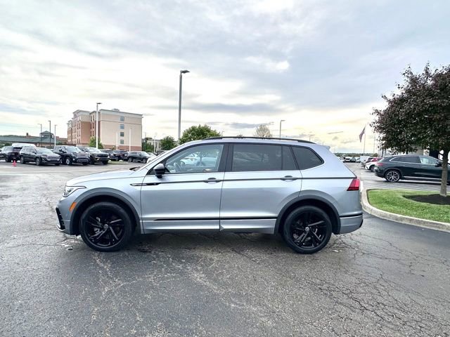 Used 2023 Volkswagen Tiguan SE R-Line FWD image 4