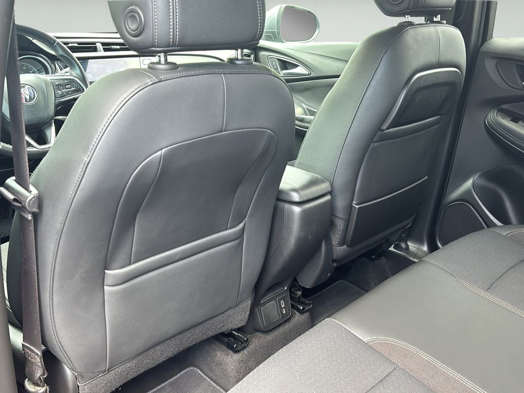 Used 2020 Buick Encore GX Preferred w/ Cold Weather Comfort Package FWD image 17