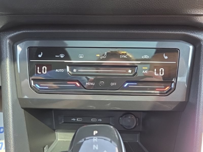 Used 2022 Volkswagen Tiguan SE w/ Panoramic Sunroof Package AWD/4WD image 33