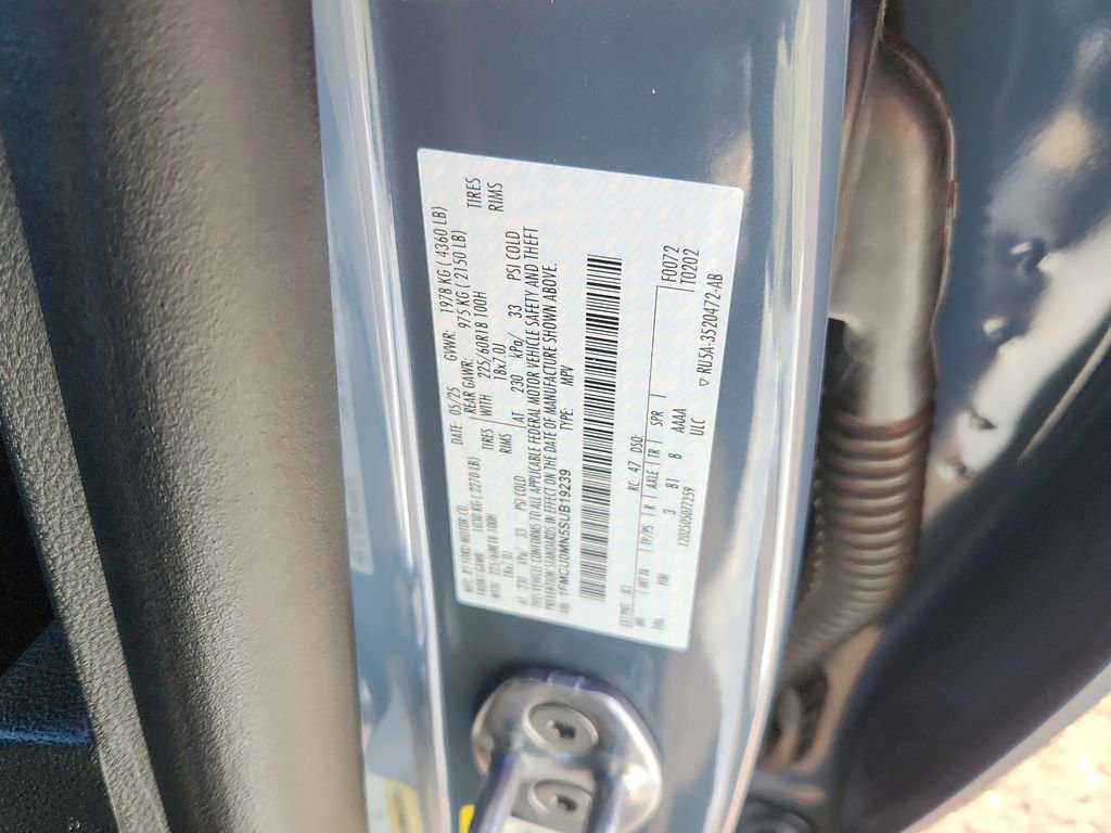 Used 2025 Ford Escape ST-Line image 19