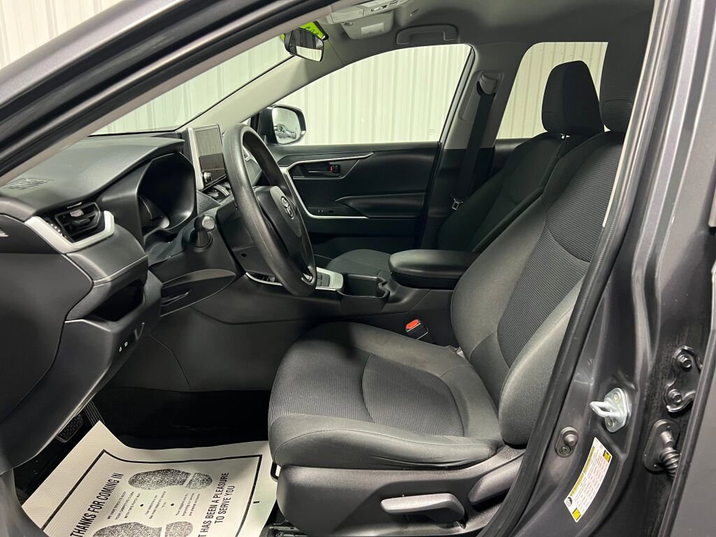 Used 2024 Toyota RAV4 LE image 5