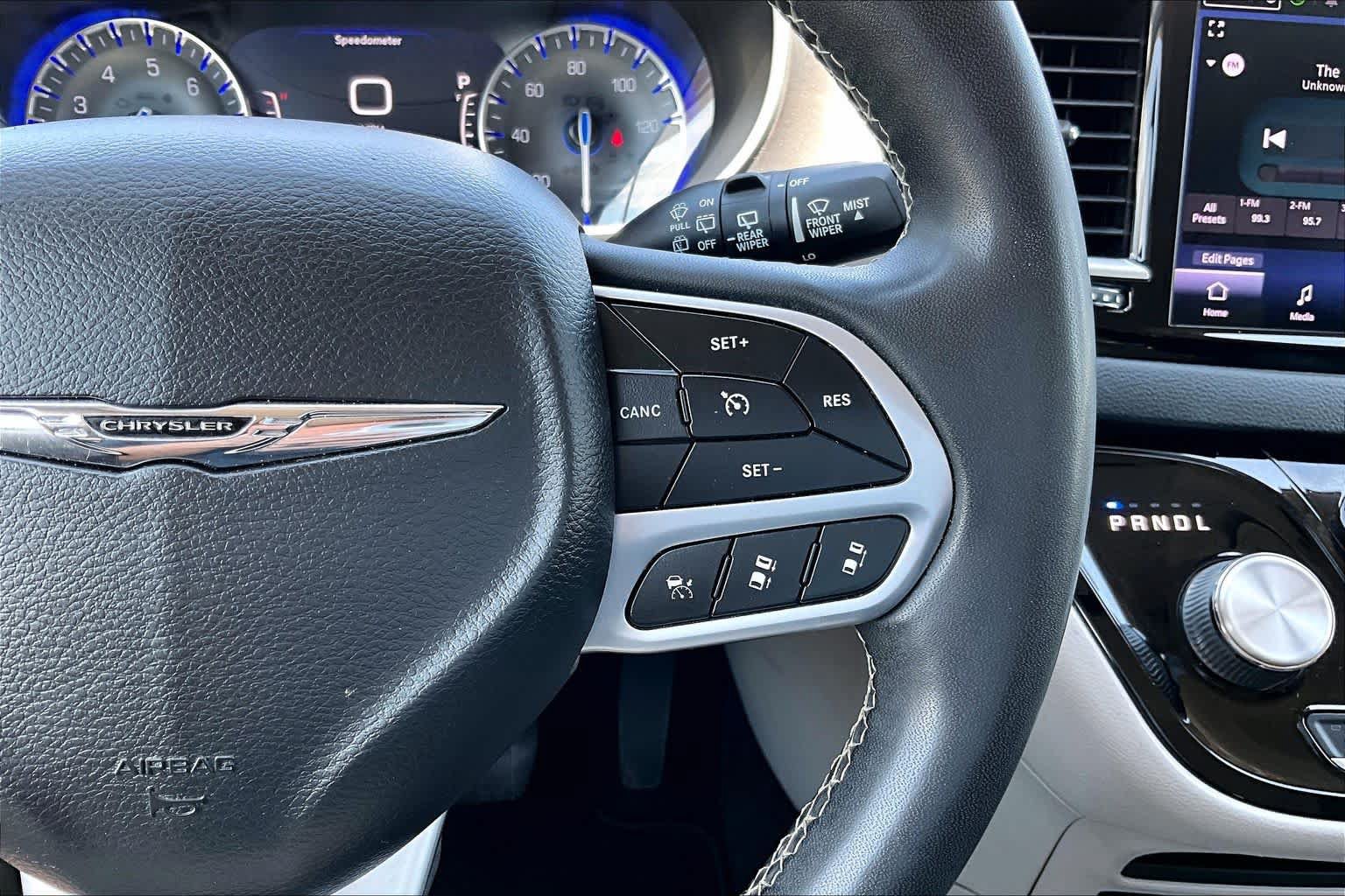 Used 2022 Chrysler Pacifica Touring-L FWD image 24