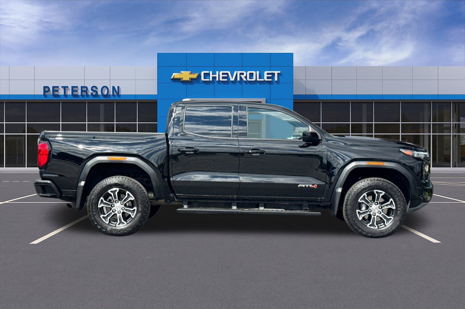 Used 2025 GMC Canyon AT4 AWD/4WD image 3