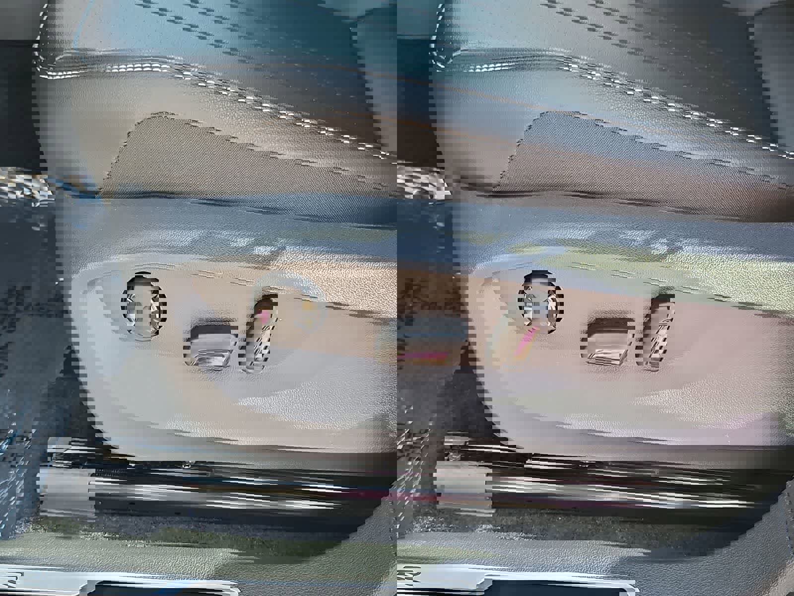 Used 2024 Volkswagen Tiguan SE R-Line image 18