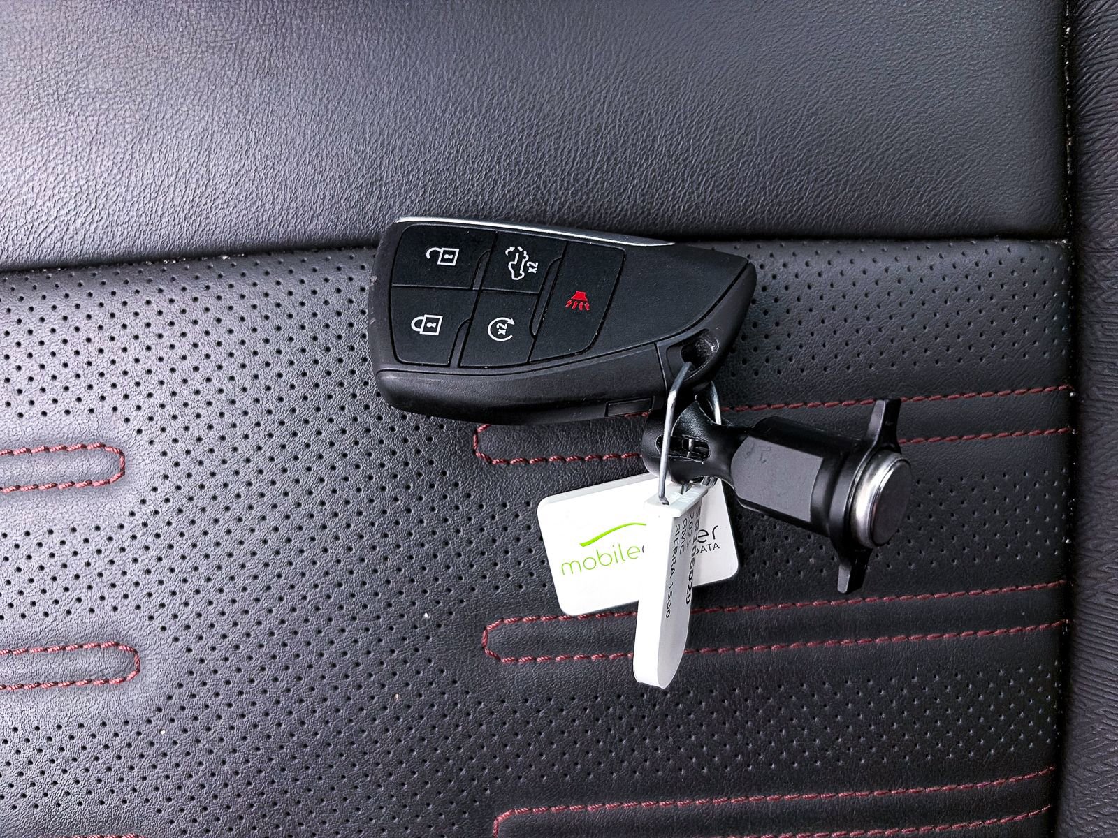 Used 2025 GMC Sierra 1500 AT4X image 32