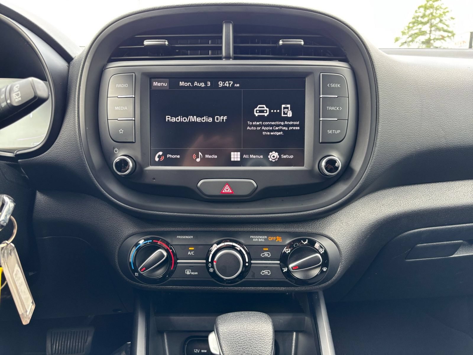Used 2025 Kia Soul LX w/ LX Technology Package FWD image 14