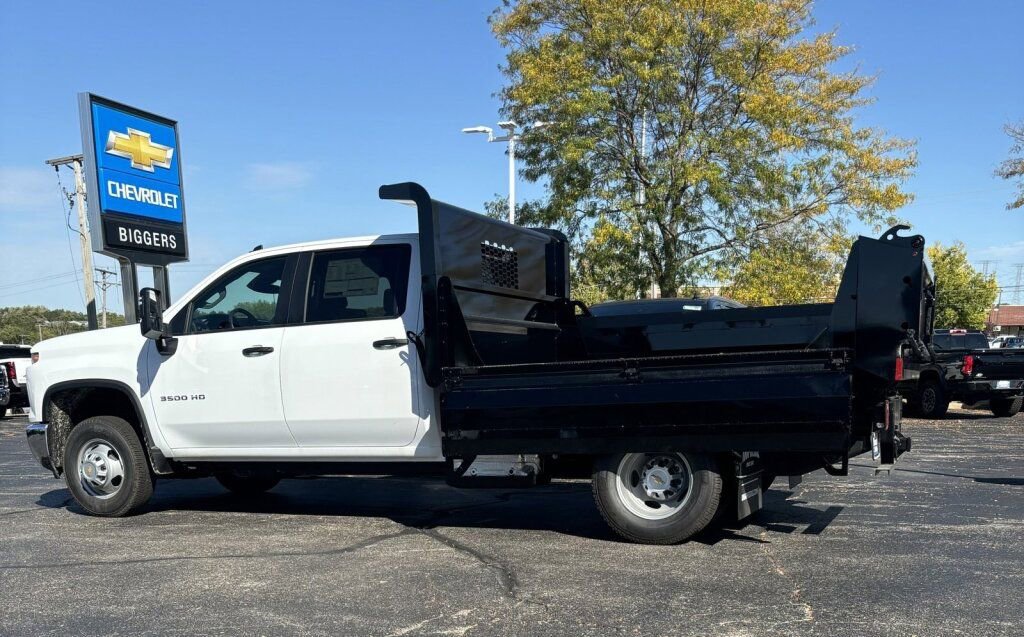 Used 2024 Chevrolet Silverado 3500 W/T w/ WT Convenience Package image 2