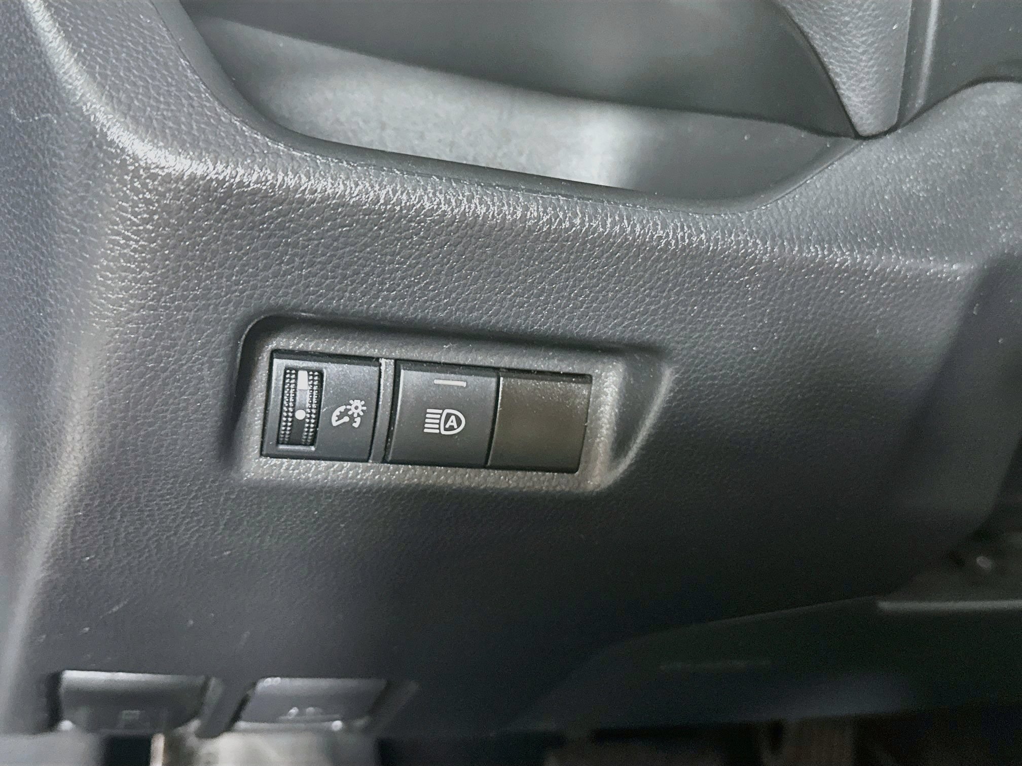Certified 2021 Toyota RAV4 LE AWD/4WD image 10