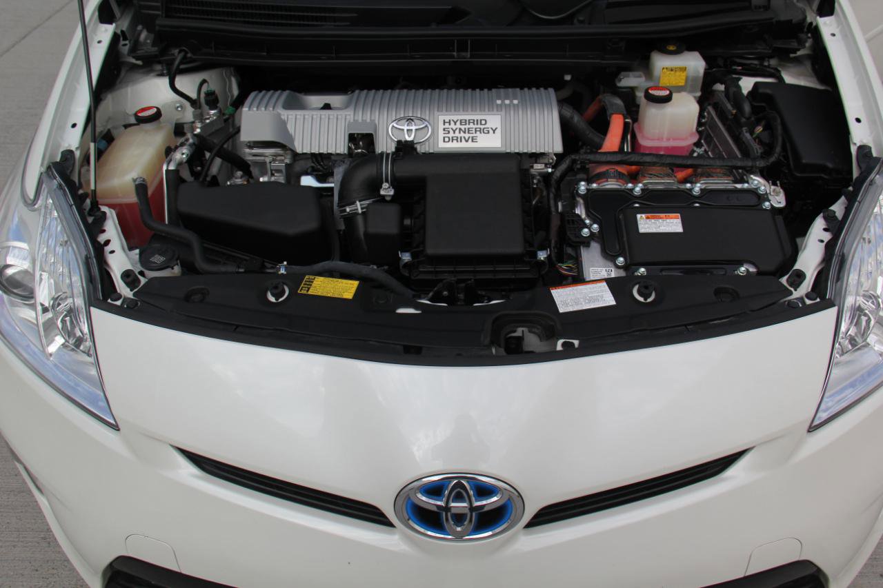 Used 2015 Toyota Prius Three image 28
