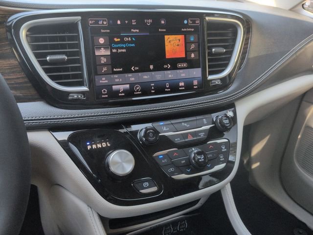 Used 2023 Chrysler Pacifica Limited FWD image 20
