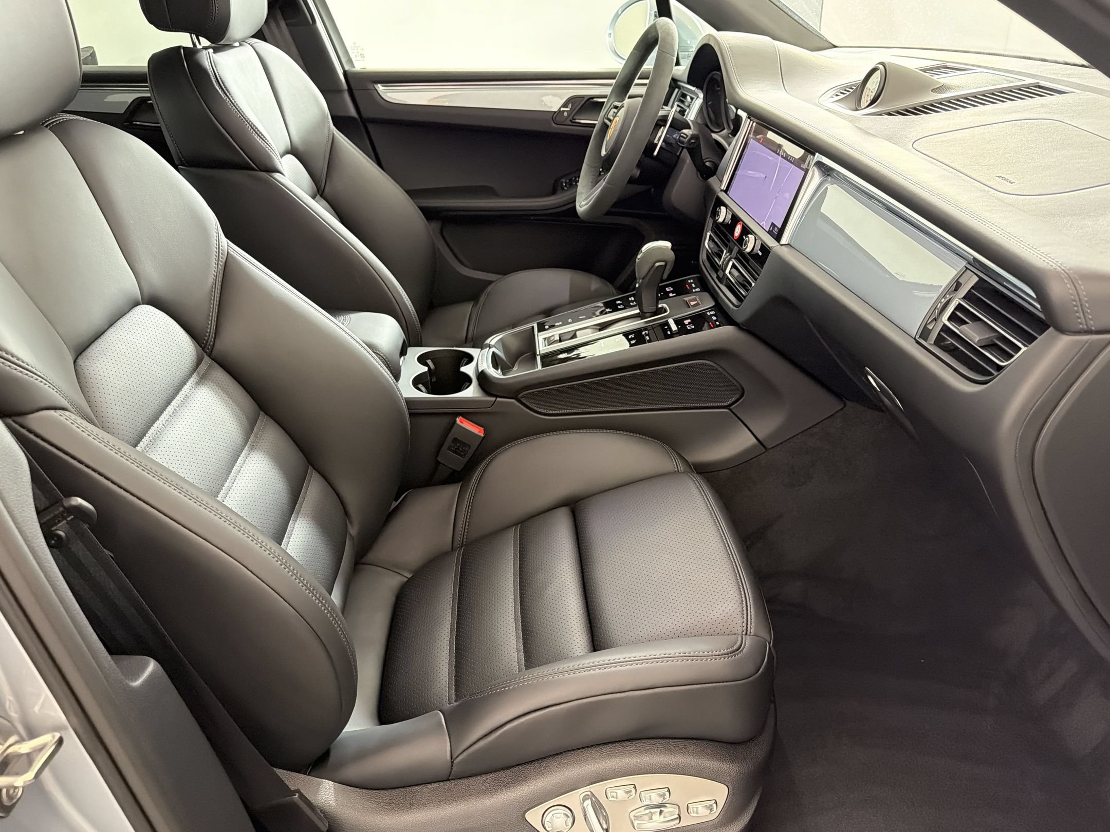New 2026 Porsche Macan S AWD/4WD image 28
