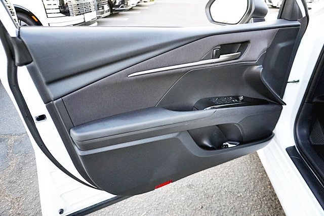Used 2026 Toyota Camry Hybrid FWD image 31