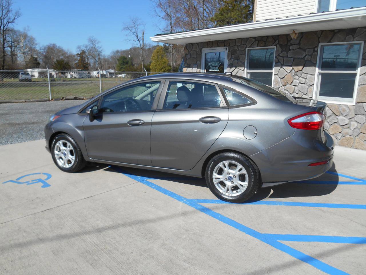 Used 2014 Ford Fiesta SE FWD image 16