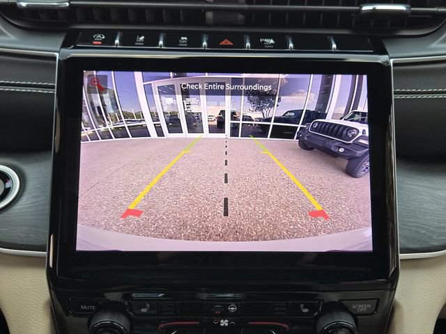 Certified 2023 Jeep Grand Cherokee Limited w/ Black Appearance Package AWD/4WD image 19