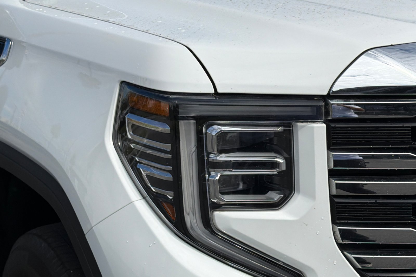 Used 2025 GMC Sierra 1500 SLT AWD/4WD image 37