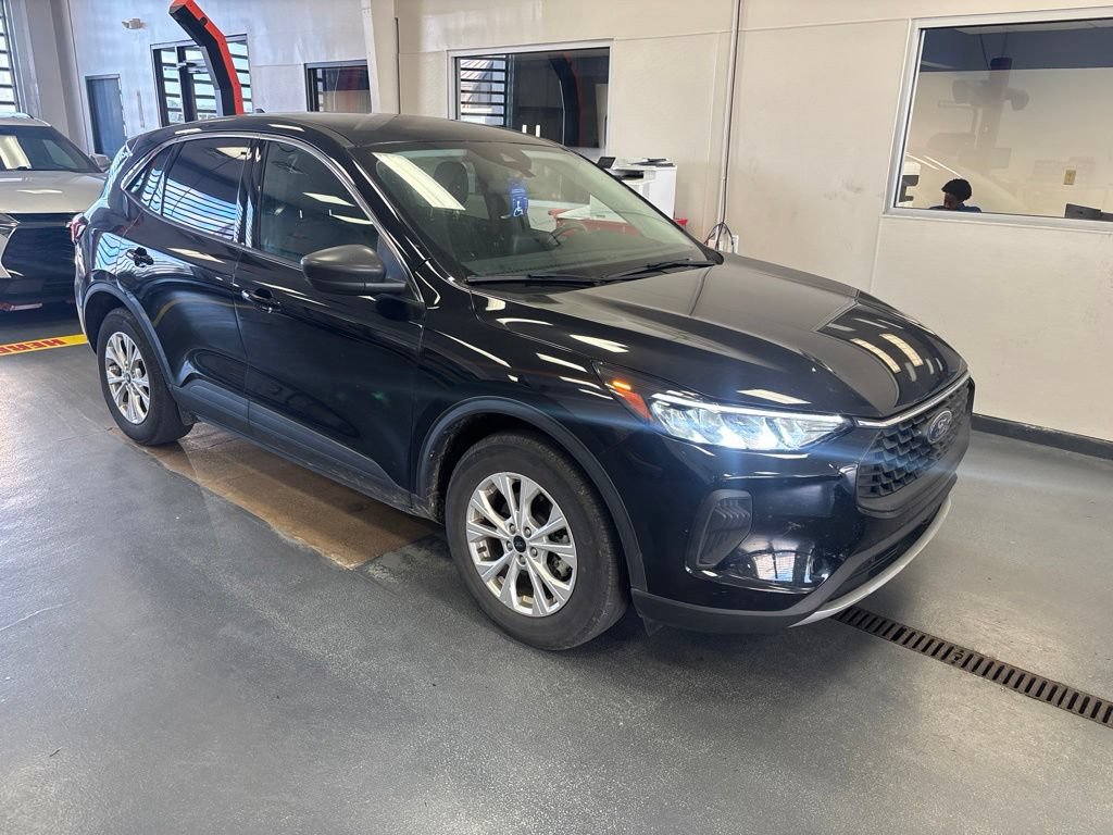 Used 2024 Ford Escape Active w/ Cold Weather Package FWD image 8