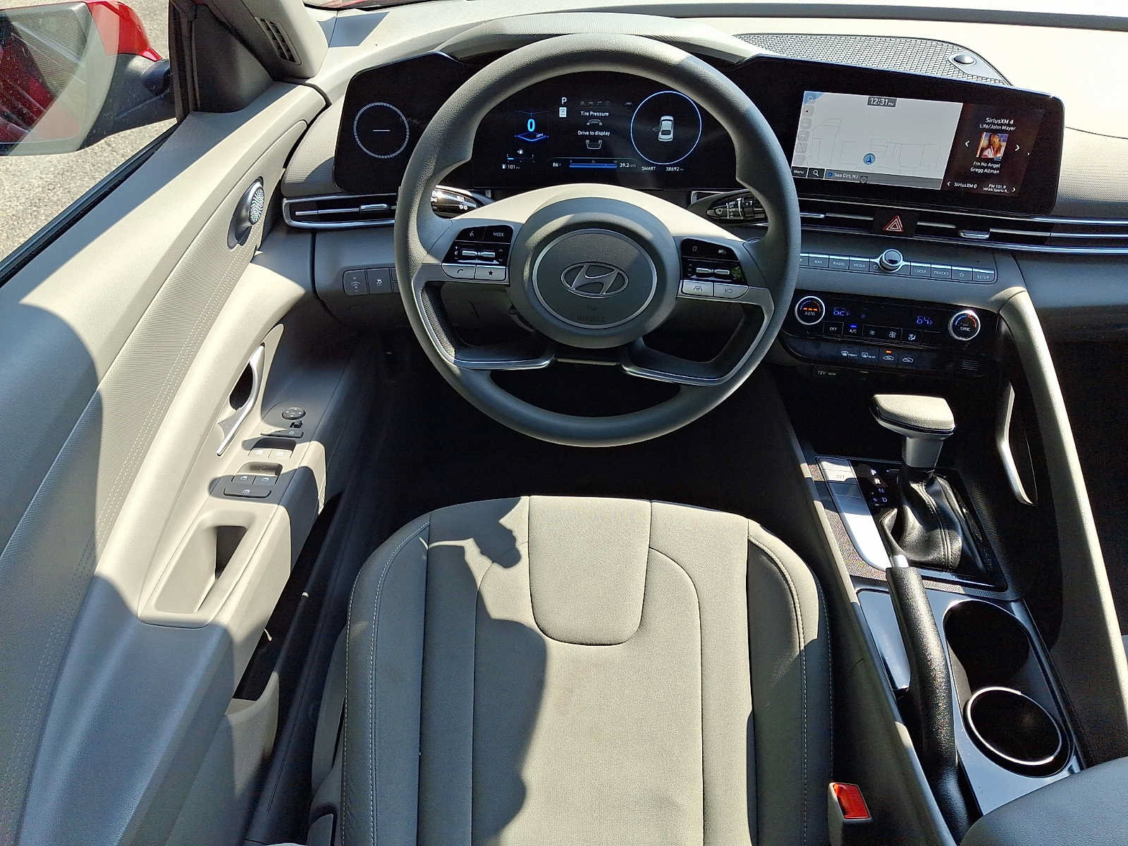 Used 2024 Hyundai Elantra SEL FWD image 11