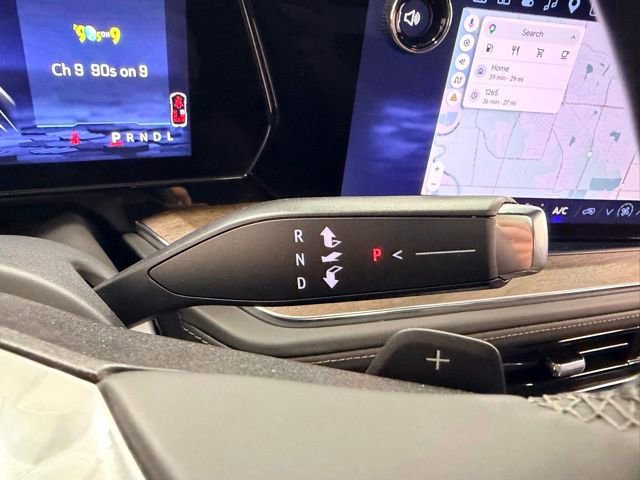 Certified 2025 Chevrolet Suburban High Country w/ Sun And Tow Package AWD/4WD image 18