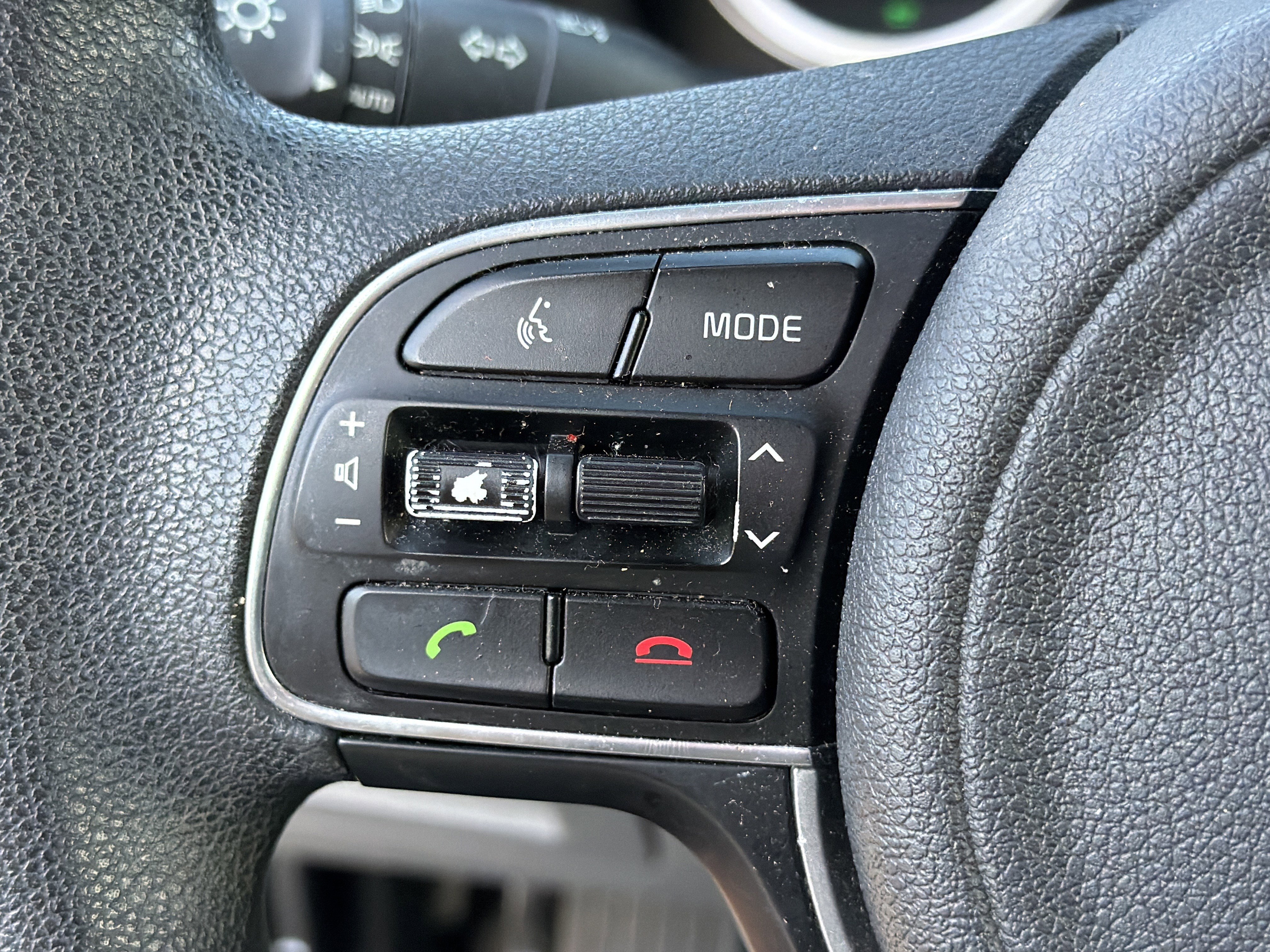 Used 2018 Kia Niro LX image 27