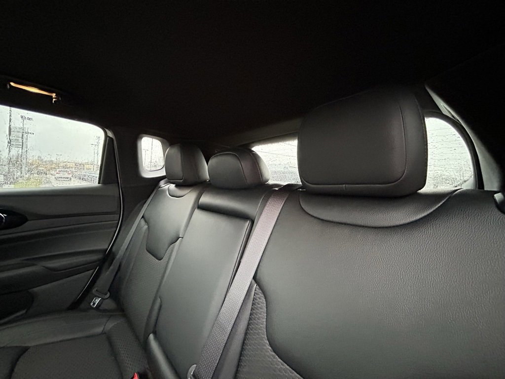 Used 2025 Jeep Compass Latitude w/ Altitude Special Edition image 26